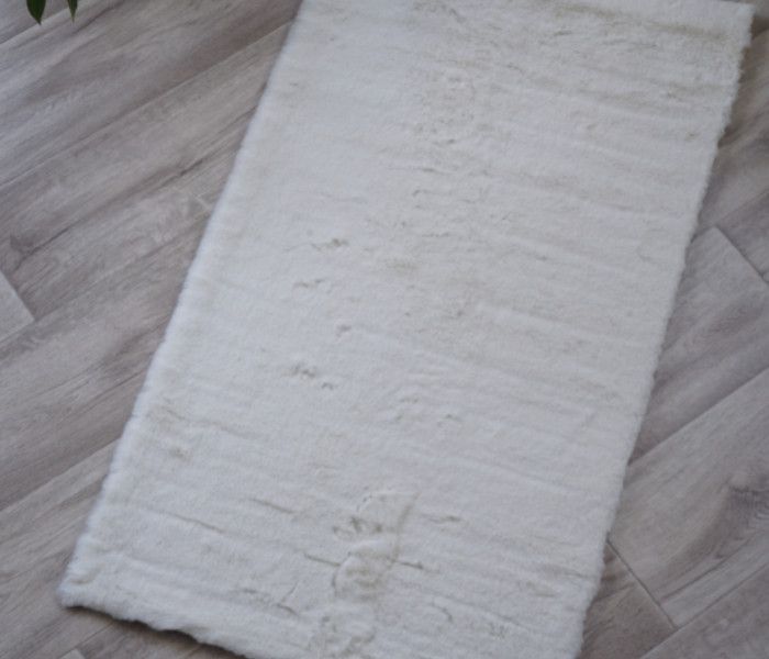 Коврик искусственный кролик ESTERA TPR cream